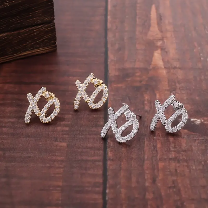 XO EARRING